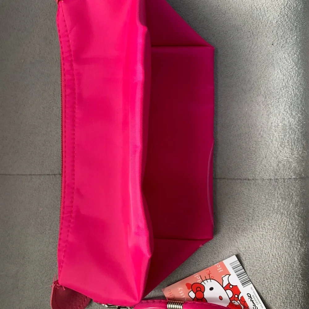 Hello Kitty Sanrio Kawaii Make-Up & Cosmetic Bag with Wristlet in Hot Pink NWT